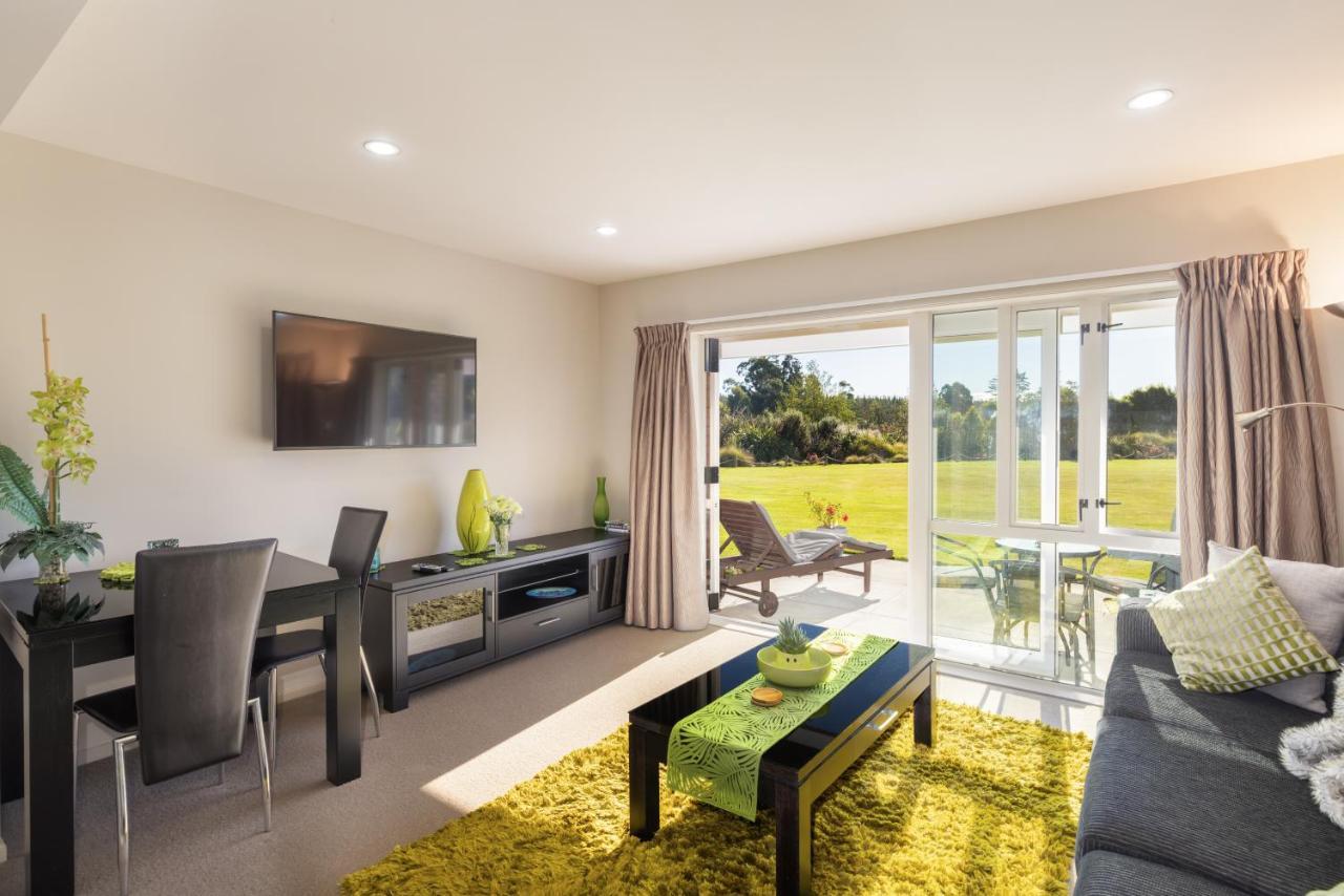 The Meadows Villa Christchurch Eksteriør bilde